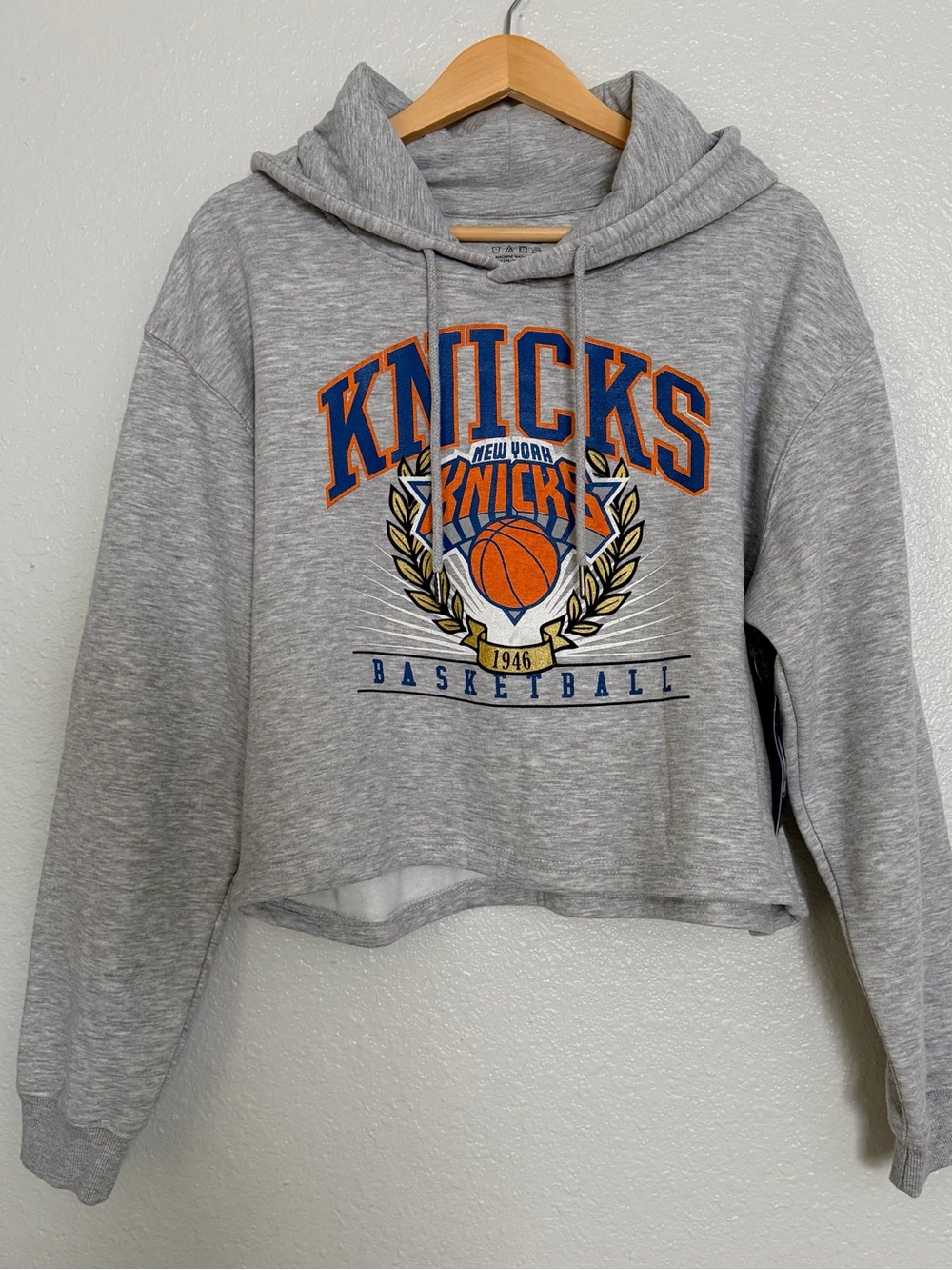 NWT New York Knicks Grey Cropped Hoodie NBA Champions Large
